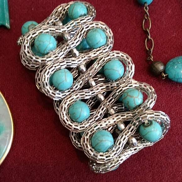 Fashion Jewelry Lot - Turquoise - One Bracelet - Five Necklaces - Picture 2 of 7